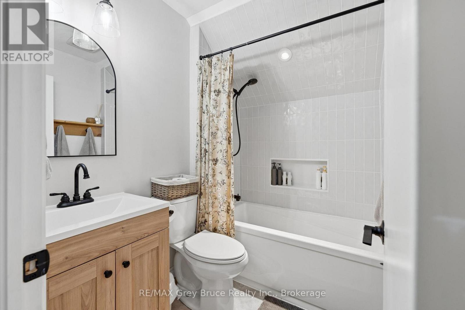 230 2ND AVENUE SE - 22