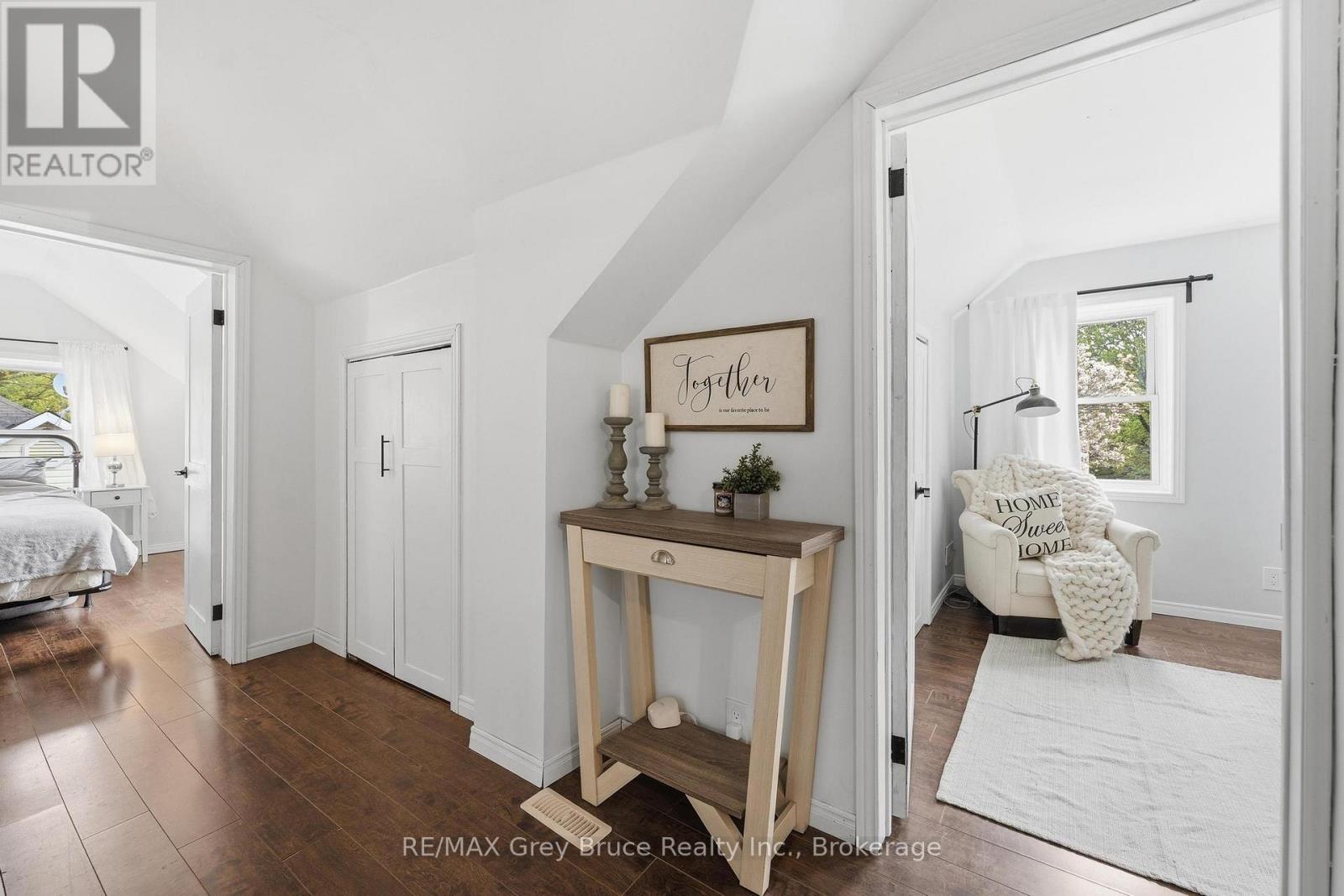 230 2ND AVENUE SE - 23