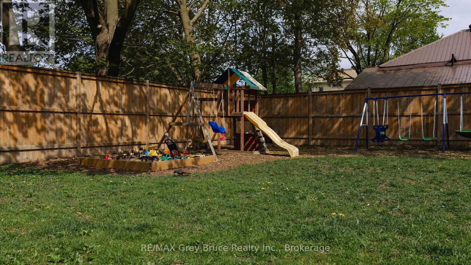 230 2ND AVENUE SE - 31