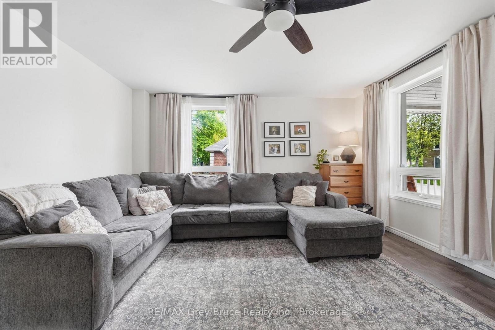 230 2ND AVENUE SE - 8