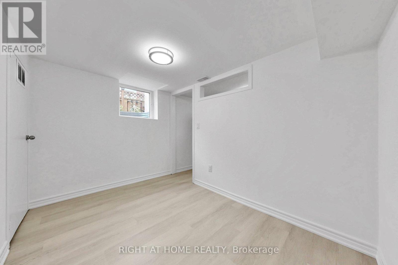 22 LINGARDE DRIVE - 34