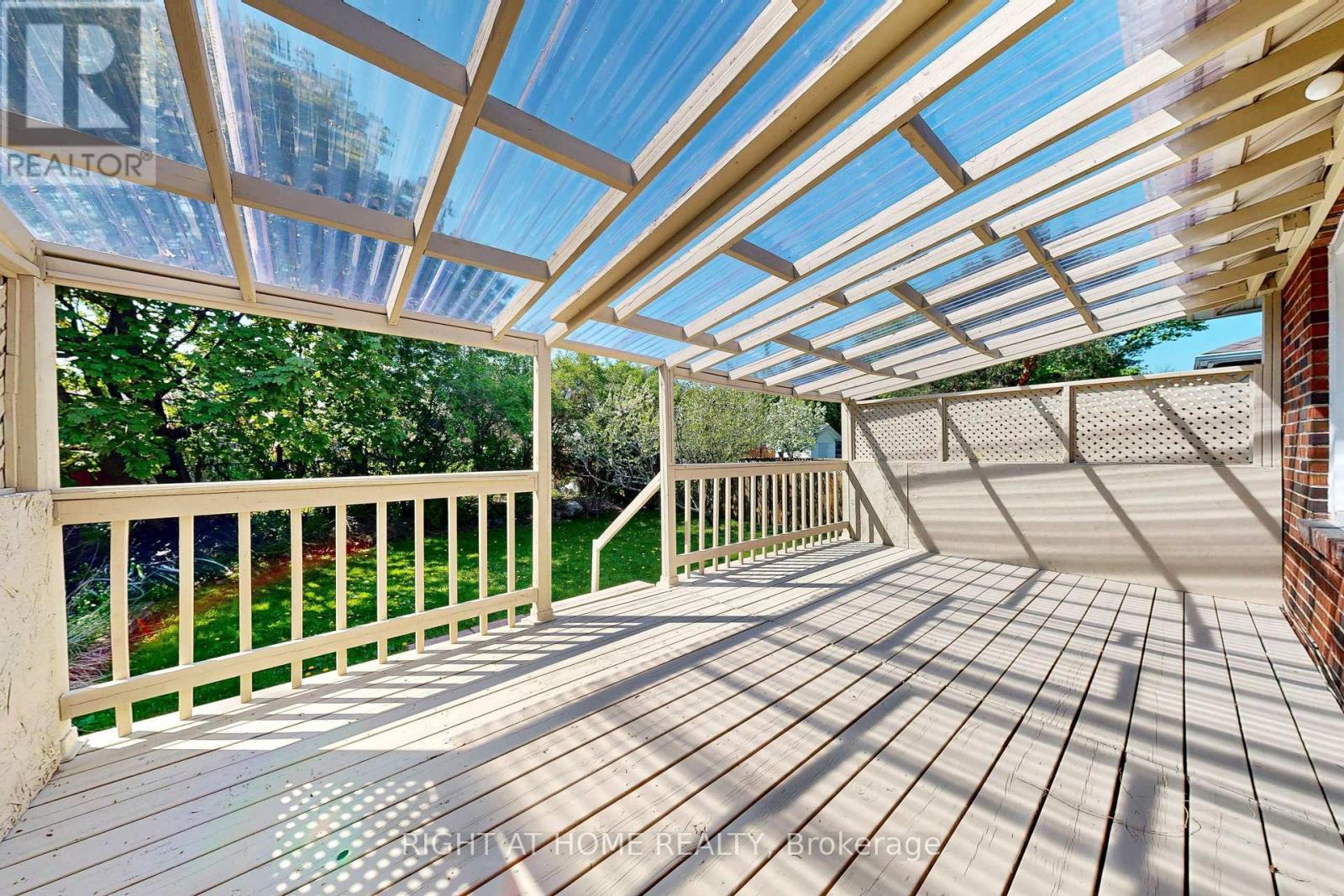 22 LINGARDE DRIVE - 43