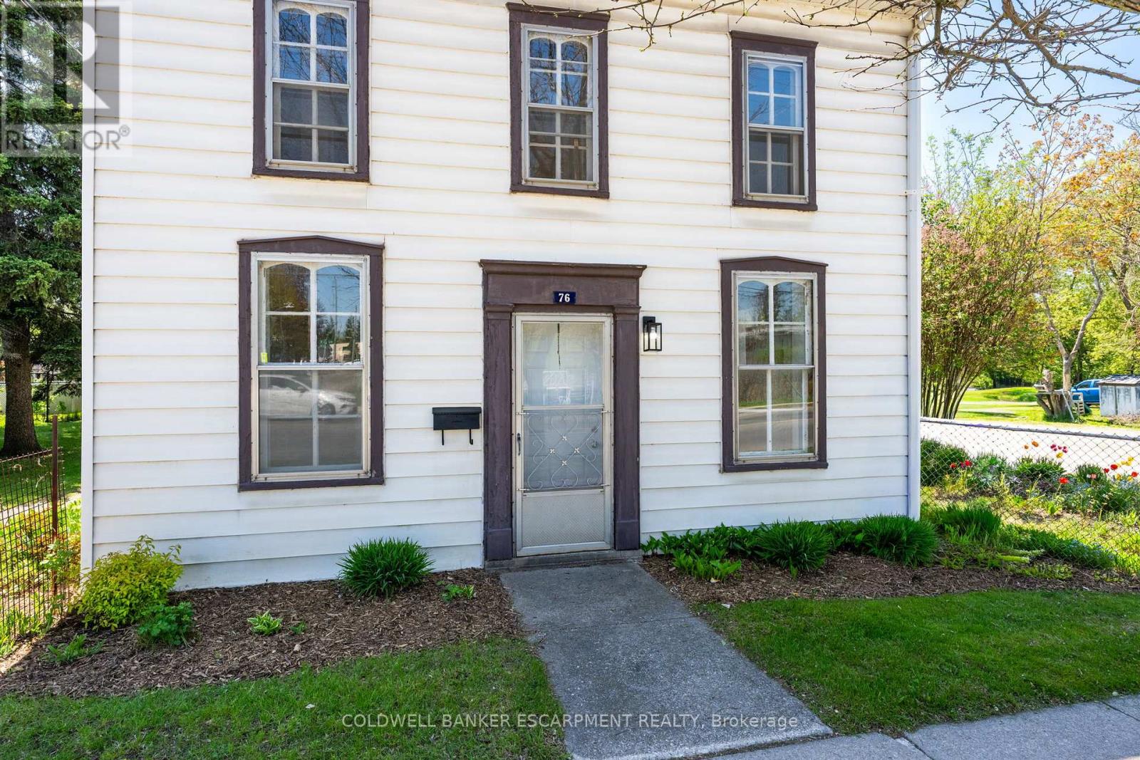 76 MAIN STREET N - 4