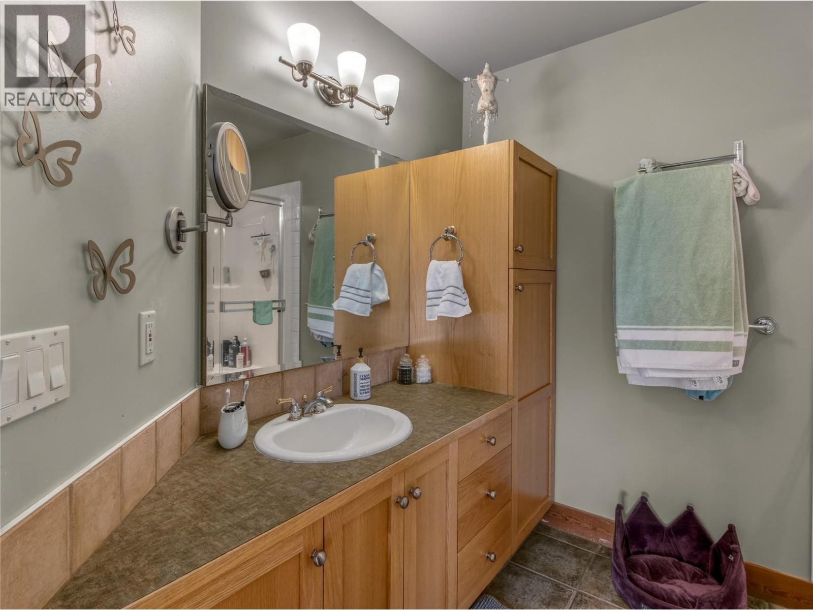 350 MIDDLE BENCH Road, Penticton