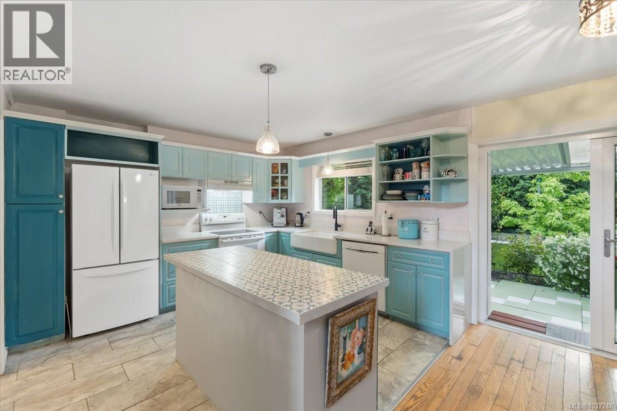 120 Hornby Pl, Qualicum Beach