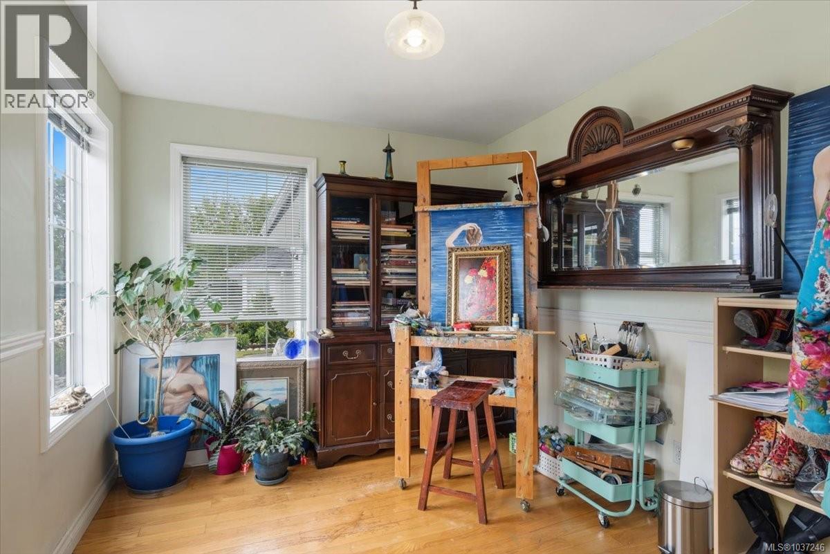 120 Hornby Pl, Qualicum Beach