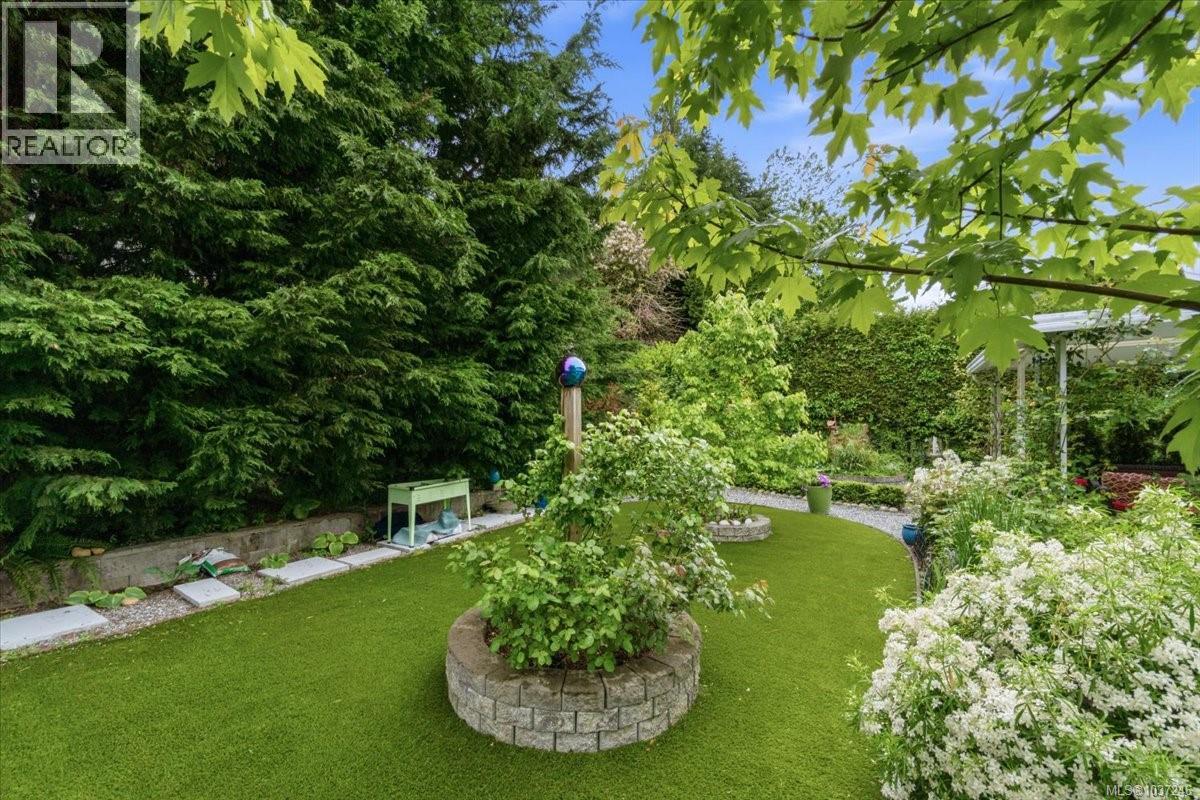 120 Hornby Pl, Qualicum Beach