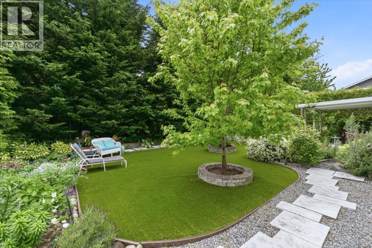 120 Hornby Pl, Qualicum Beach