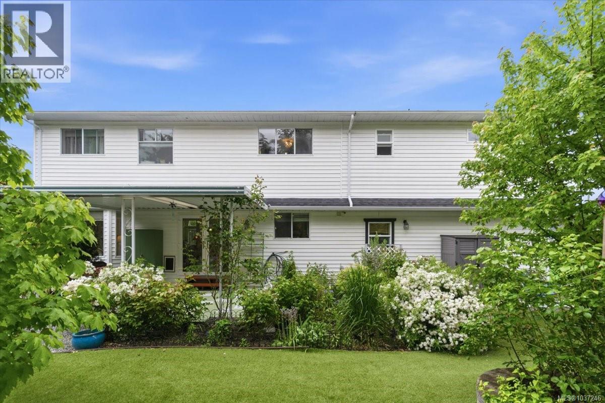 120 Hornby Pl, Qualicum Beach