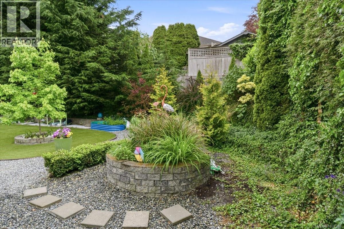 120 Hornby Pl, Qualicum Beach