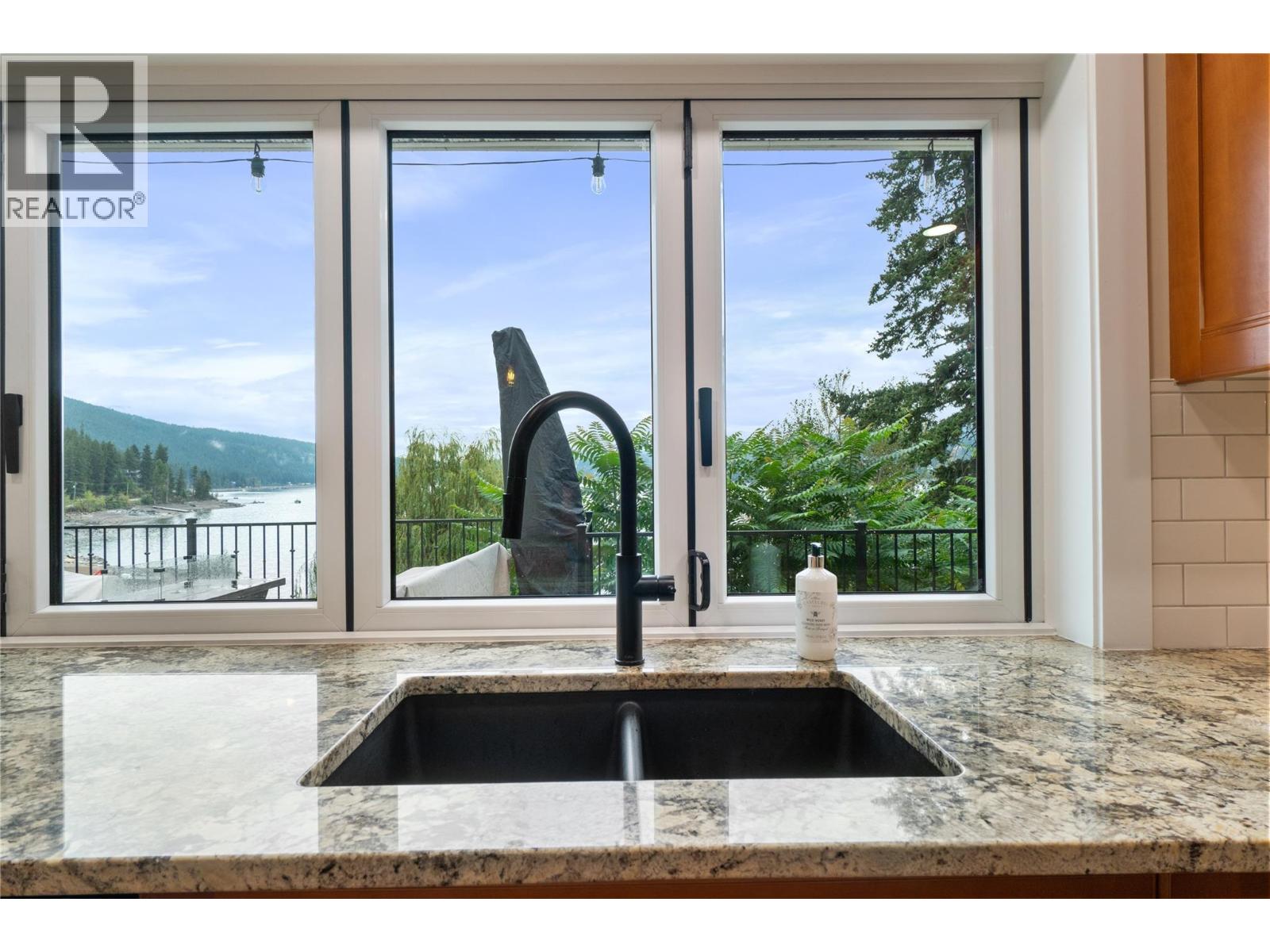  3304 Gray Road, Blind Bay
