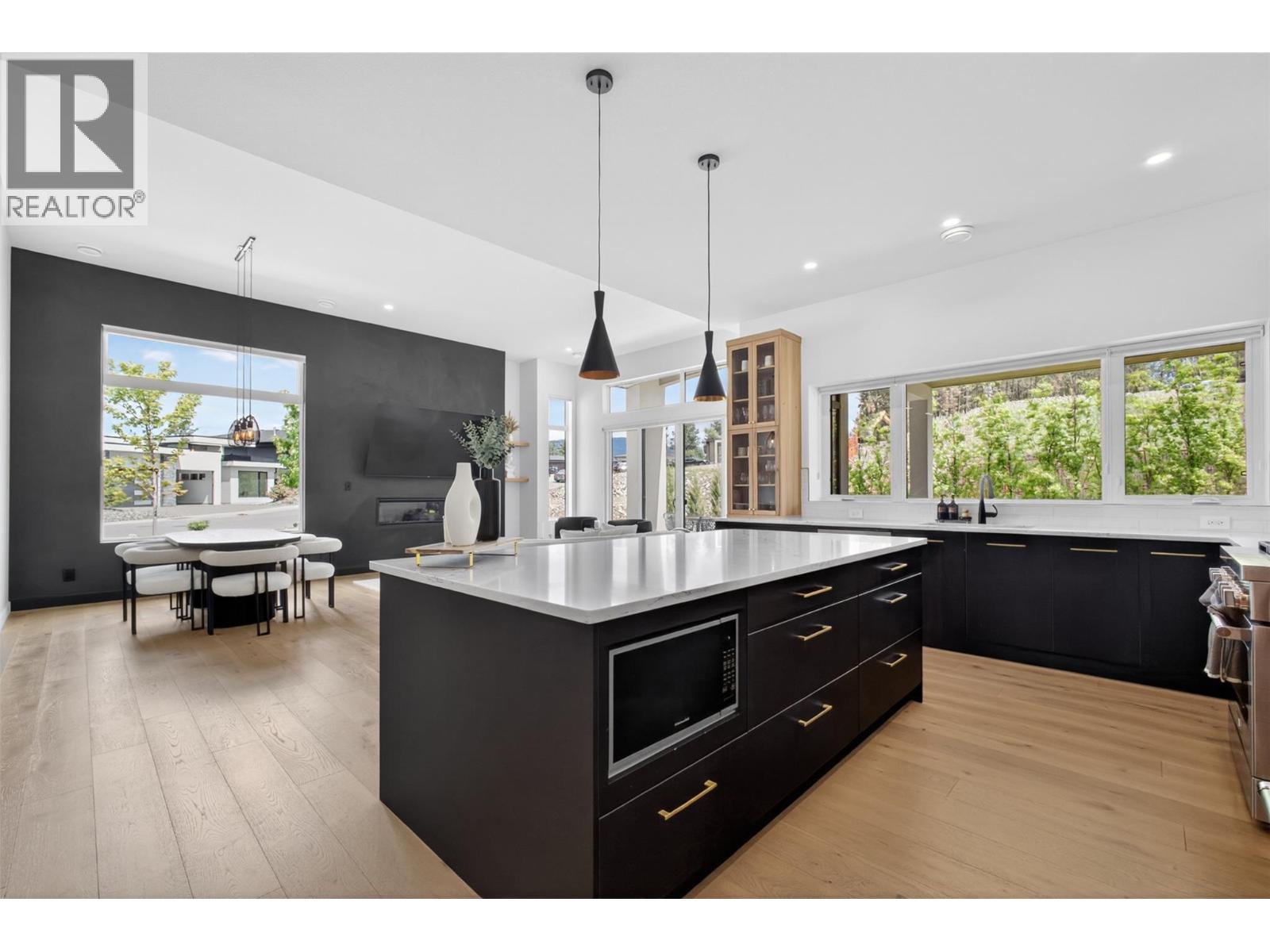 10255 Beacon Hill Drive, Lake Country