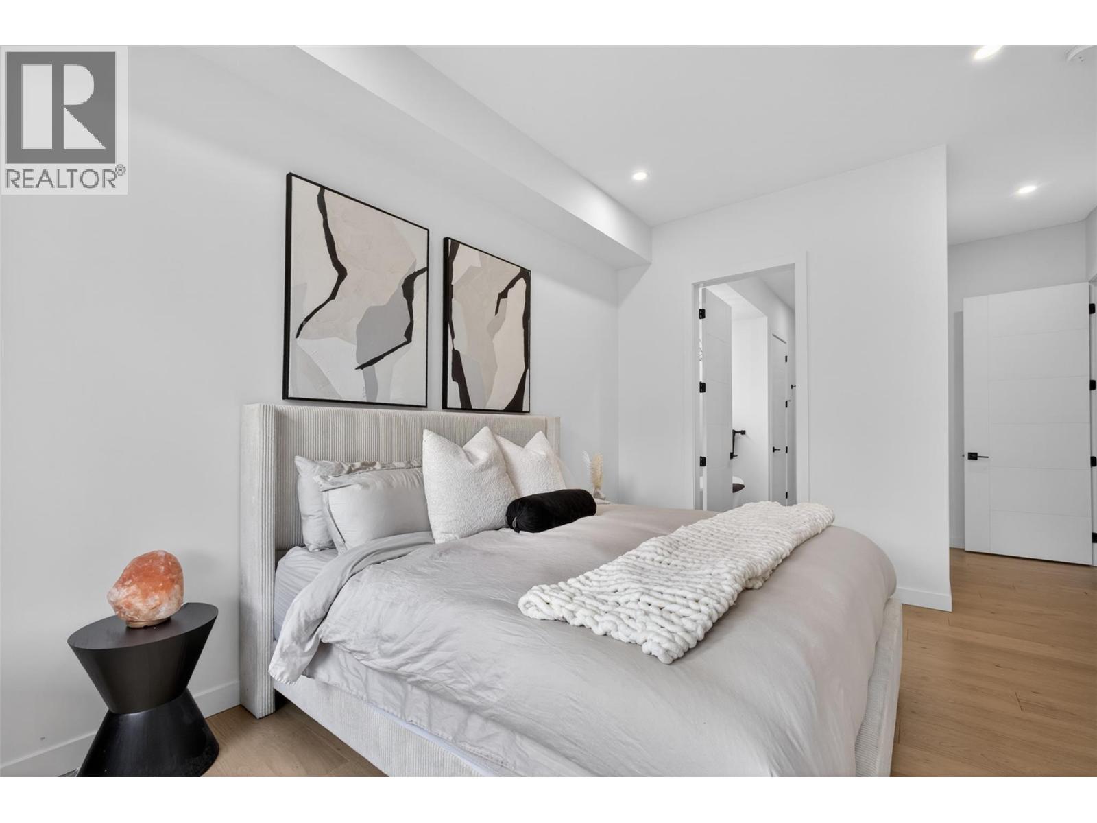 10255 Beacon Hill Drive, Lake Country