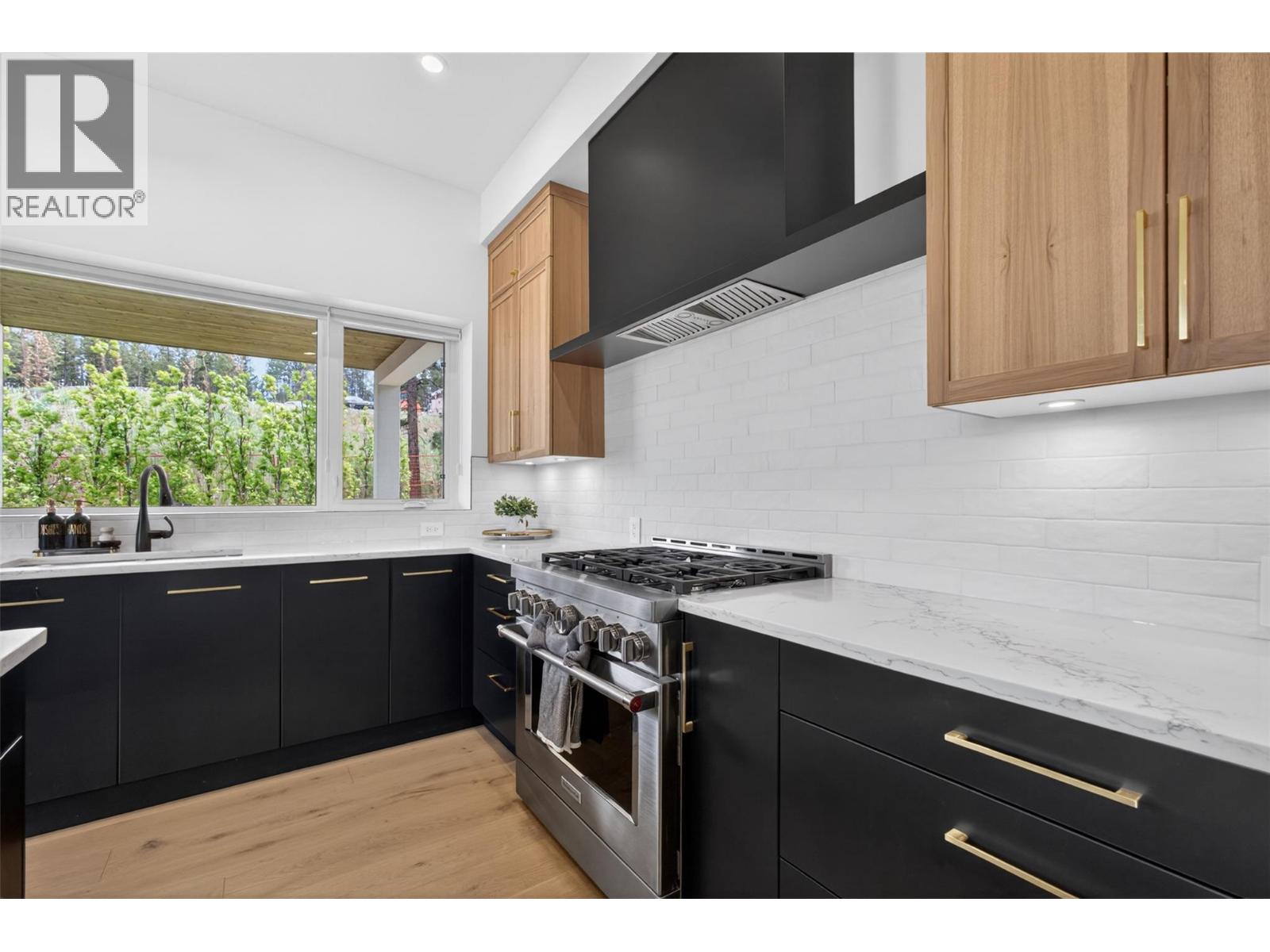 10255 Beacon Hill Drive, Lake Country