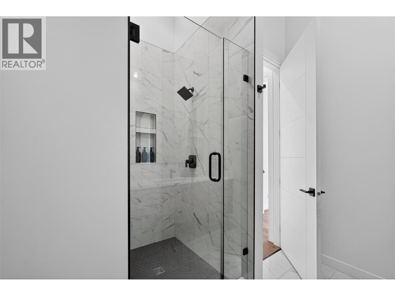 10255 Beacon Hill Drive, Lake Country