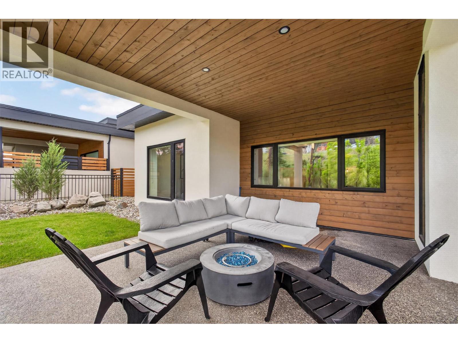 10255 Beacon Hill Drive, Lake Country