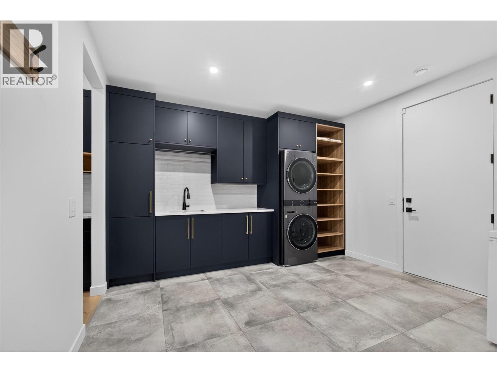 10255 Beacon Hill Drive - 41