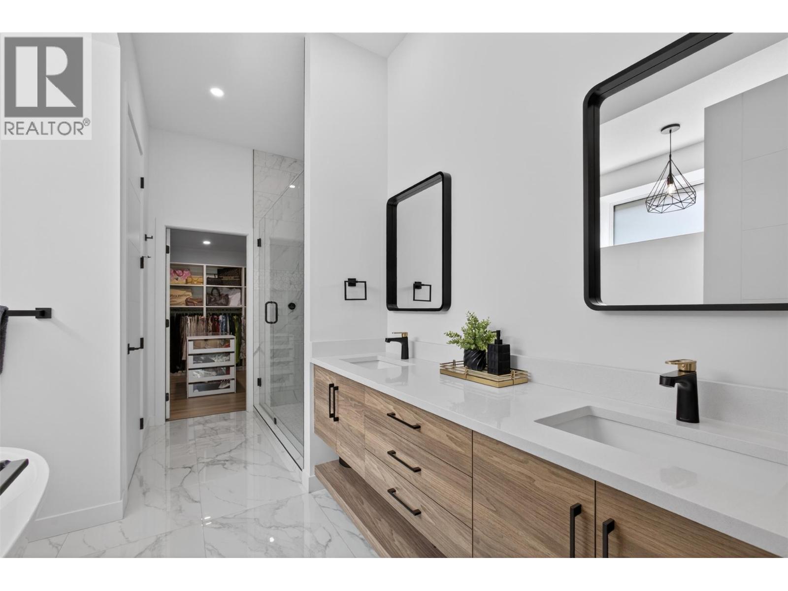 10255 Beacon Hill Drive, Lake Country