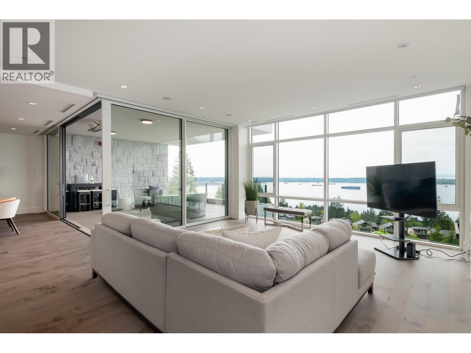 302 2958 BURFIELD PLACE, West Vancouver