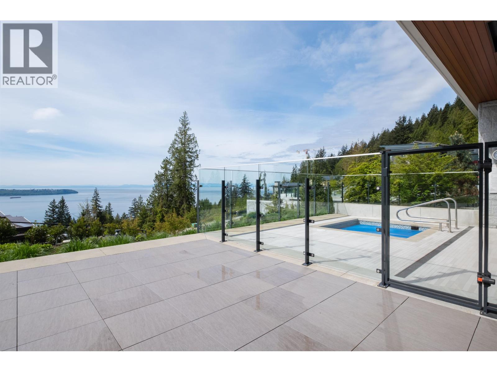 302 2958 BURFIELD PLACE, West Vancouver