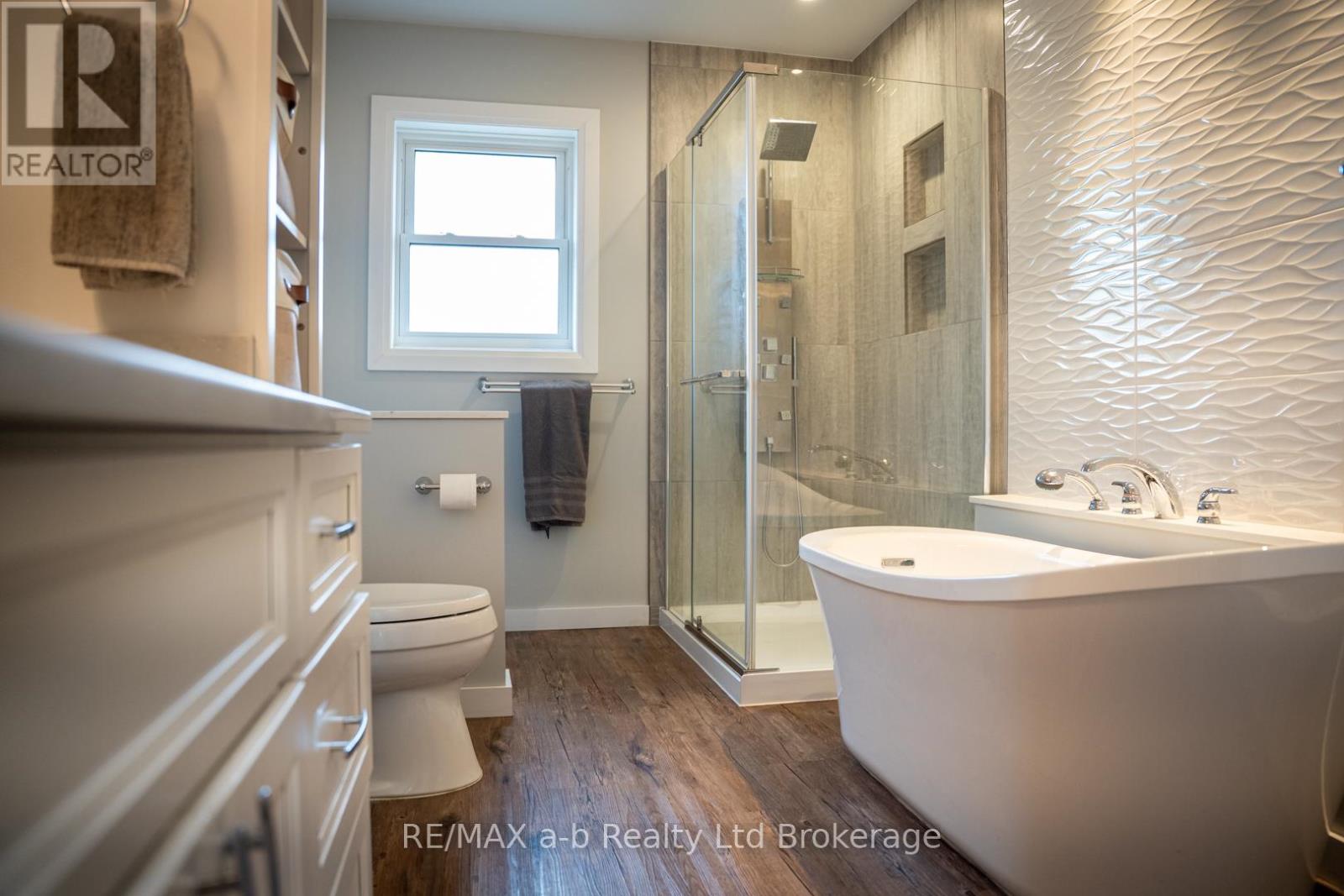 3 BELFAST CIRCLE - 23