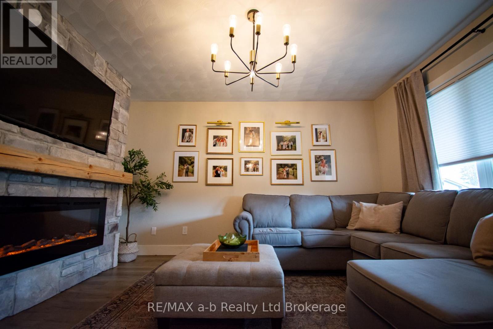 3 BELFAST CIRCLE - 8