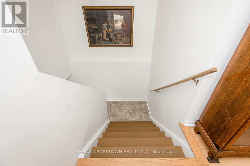 147 ANNE STREET N - 37