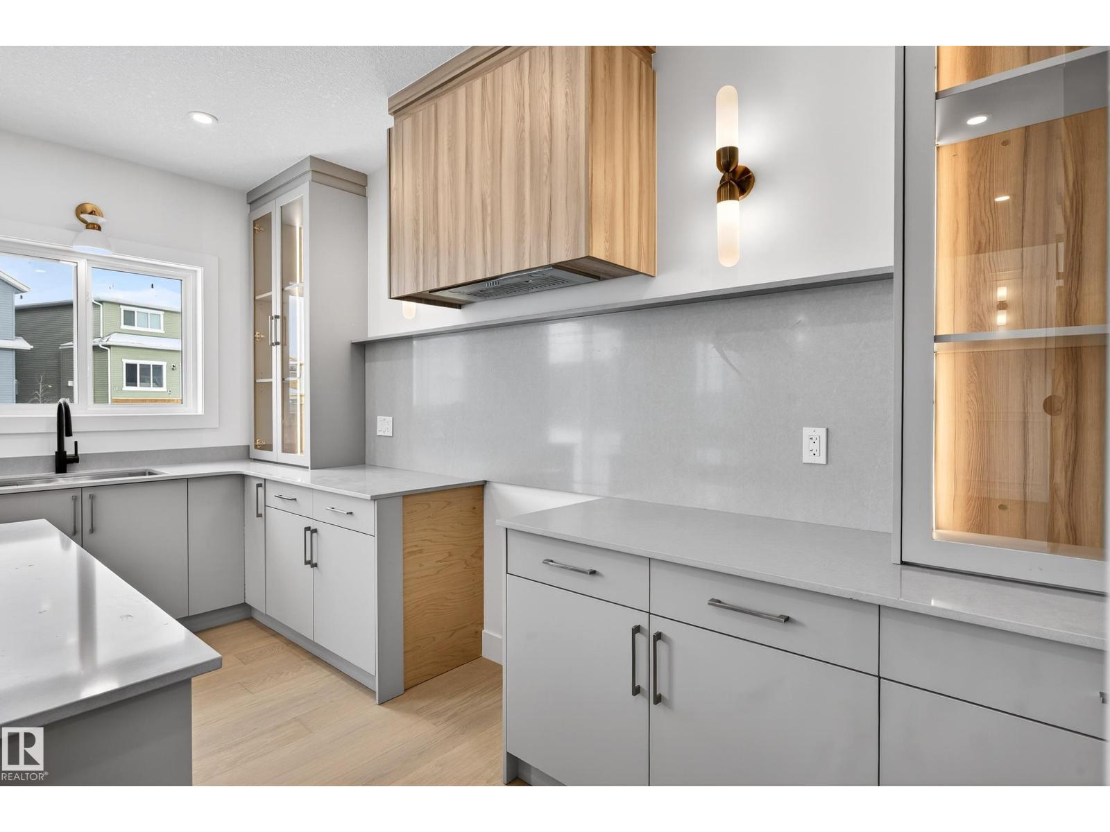 82 Baker ST - 9