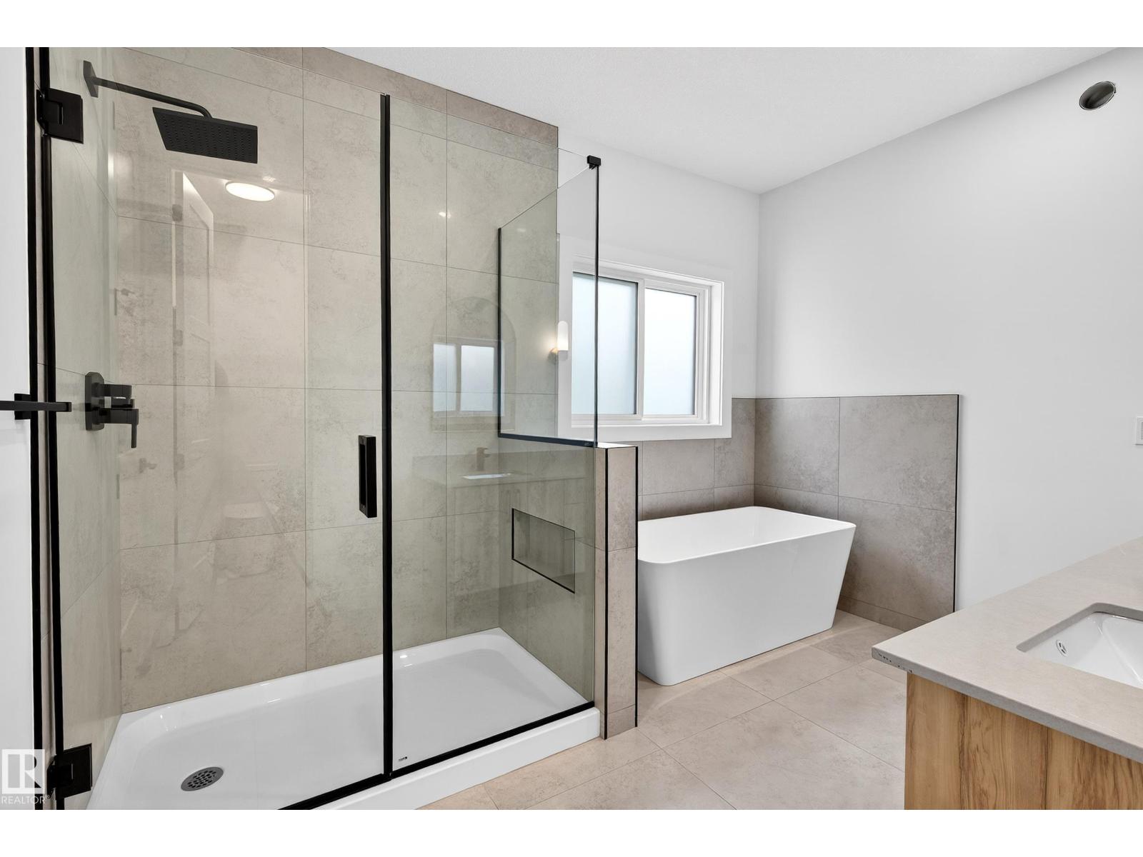 82 Baker ST - 21