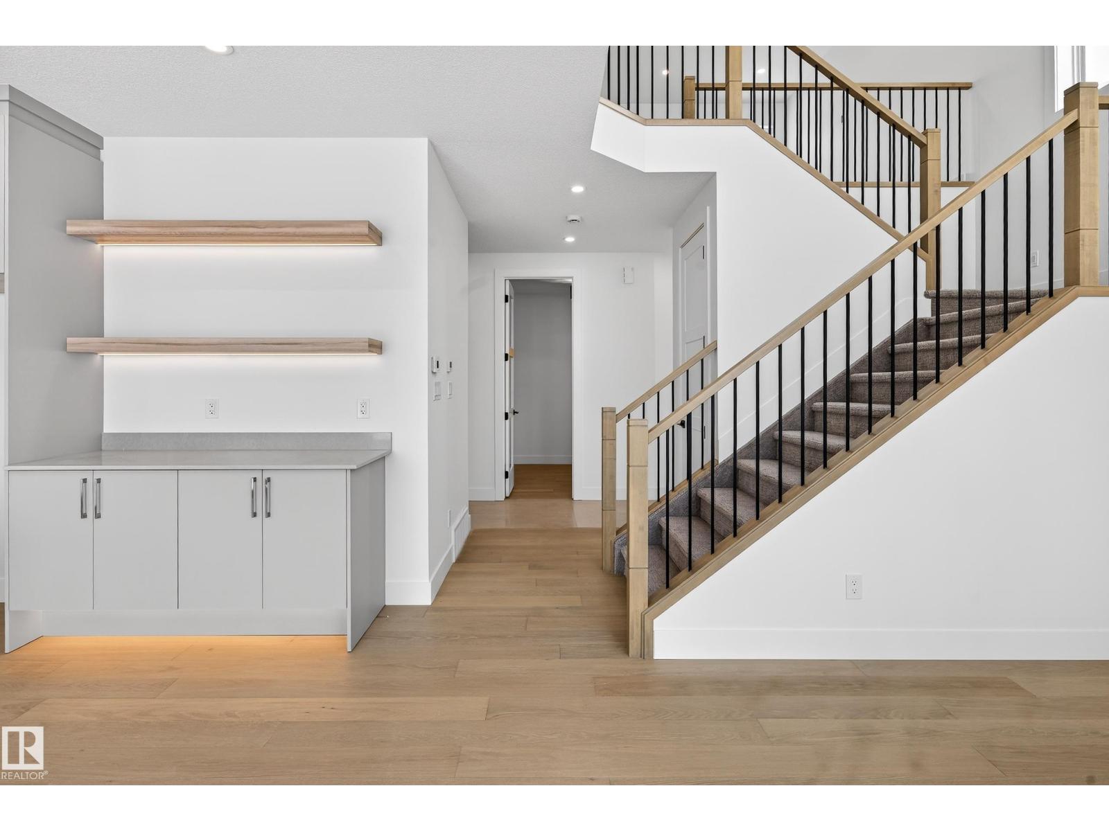 82 Baker ST - 11