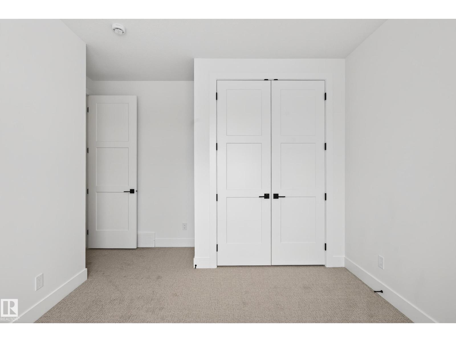 82 Baker ST - 26