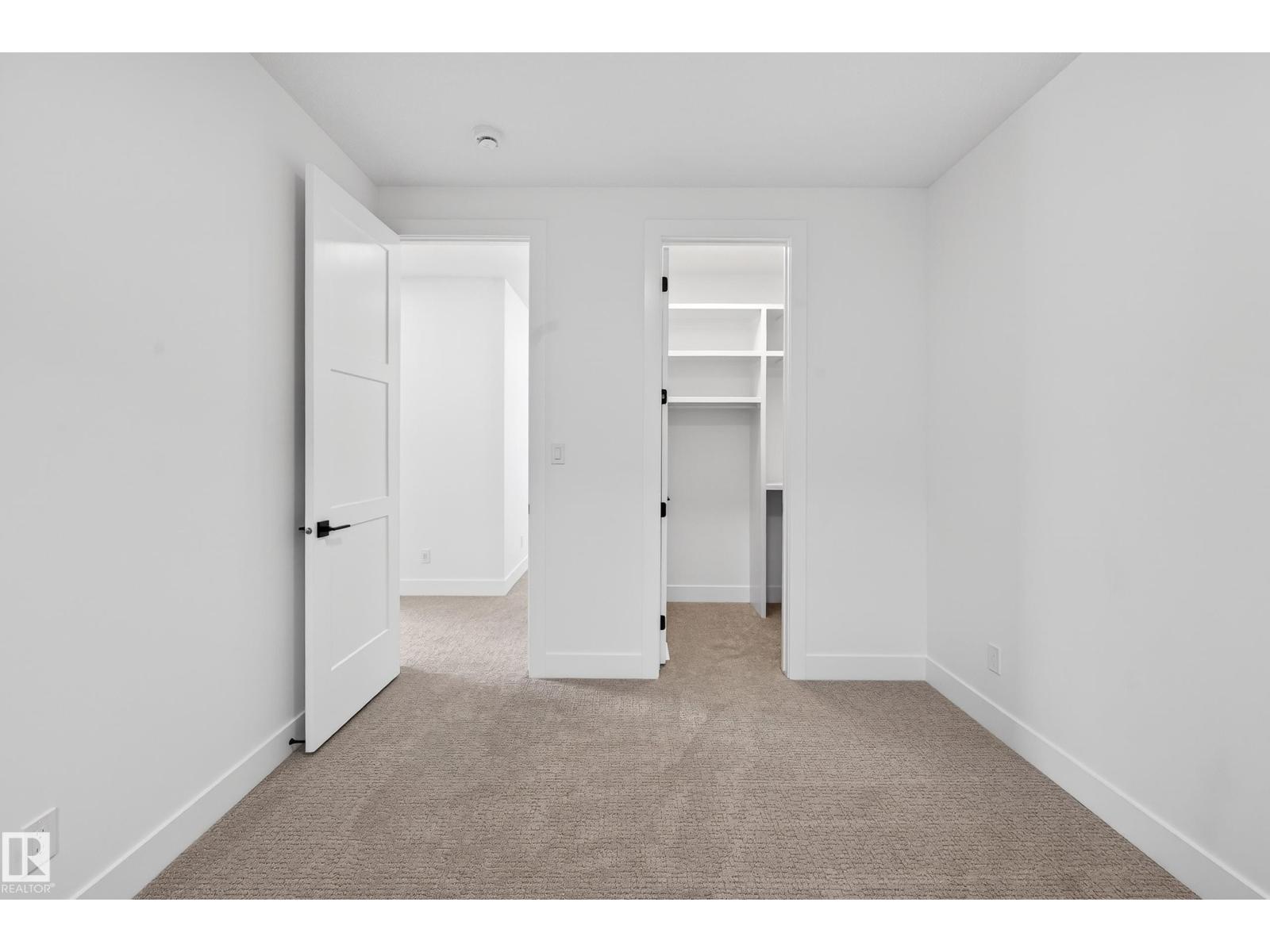 82 Baker ST - 24
