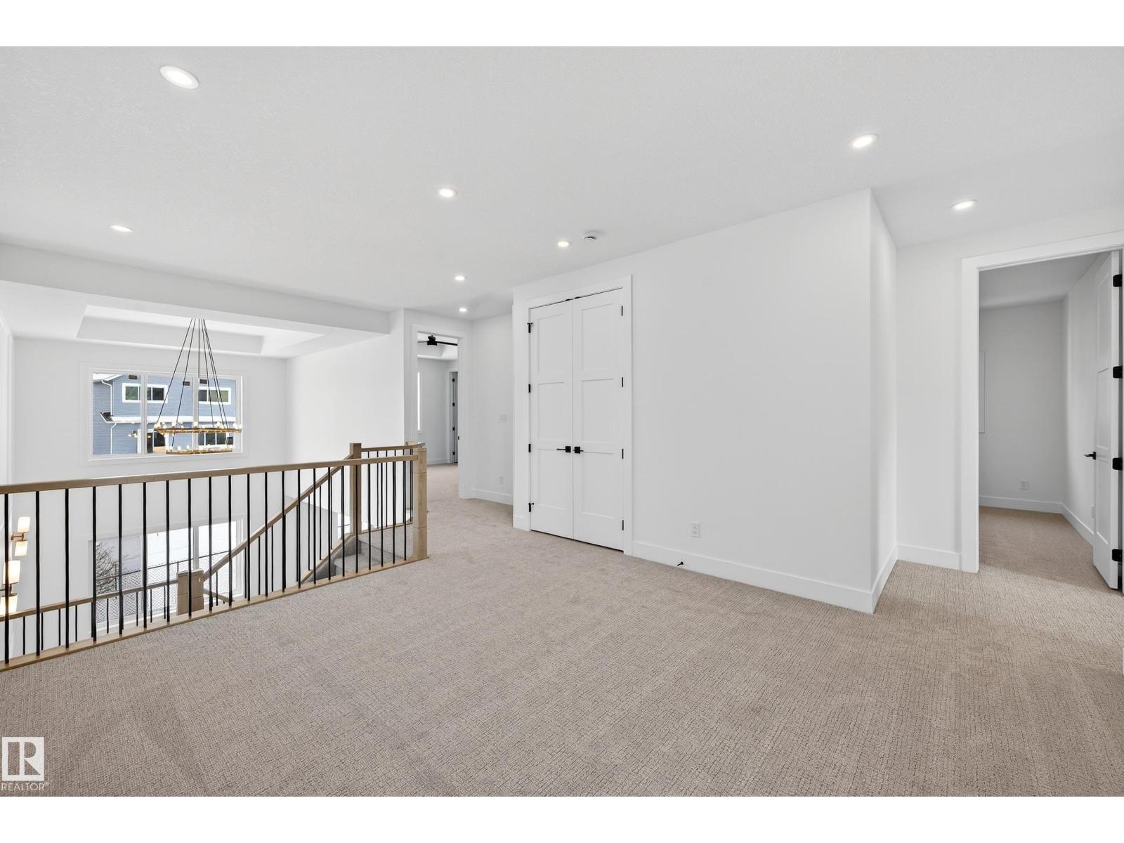82 Baker ST - 17