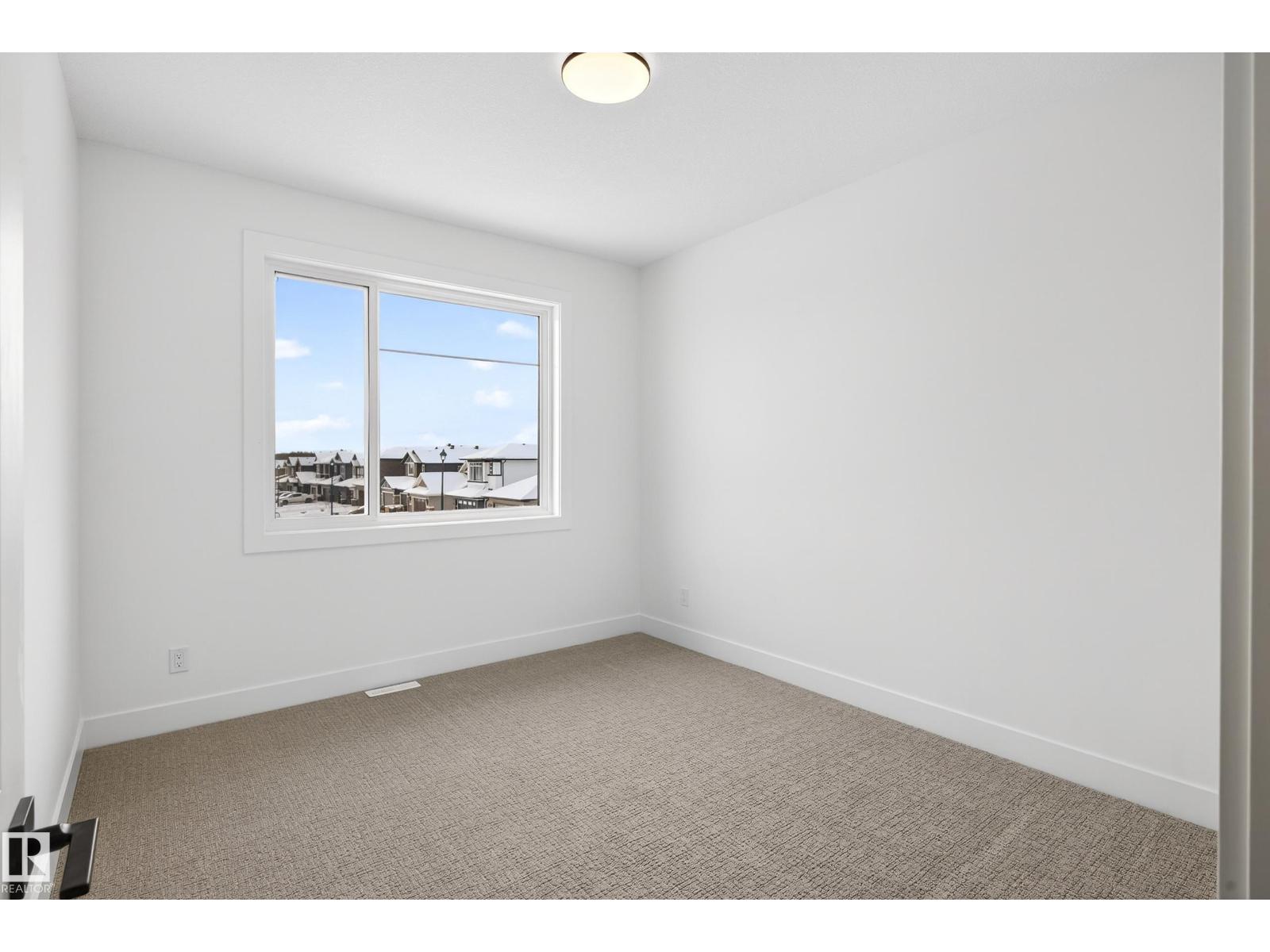 82 Baker ST - 27