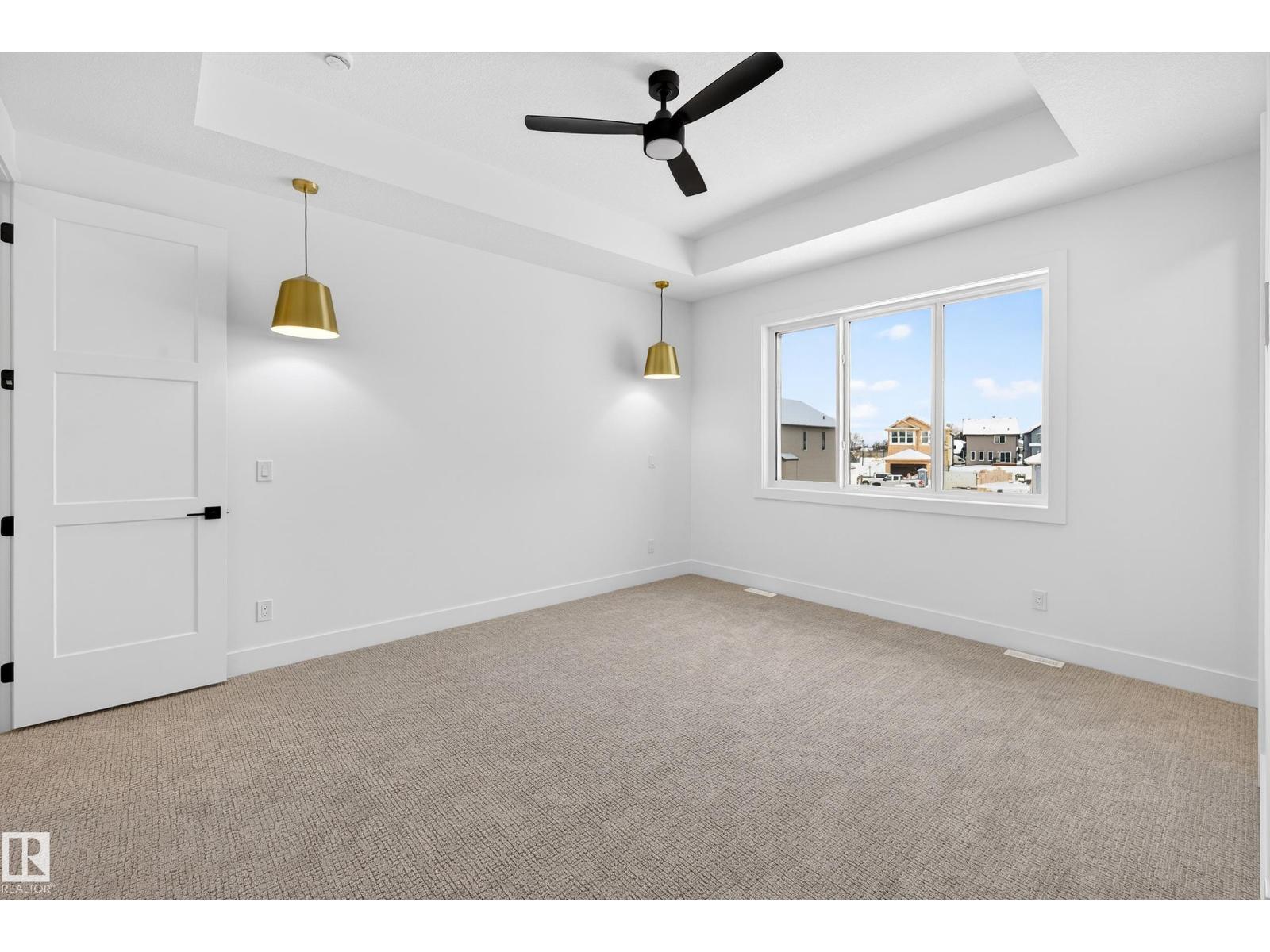 82 Baker ST - 23