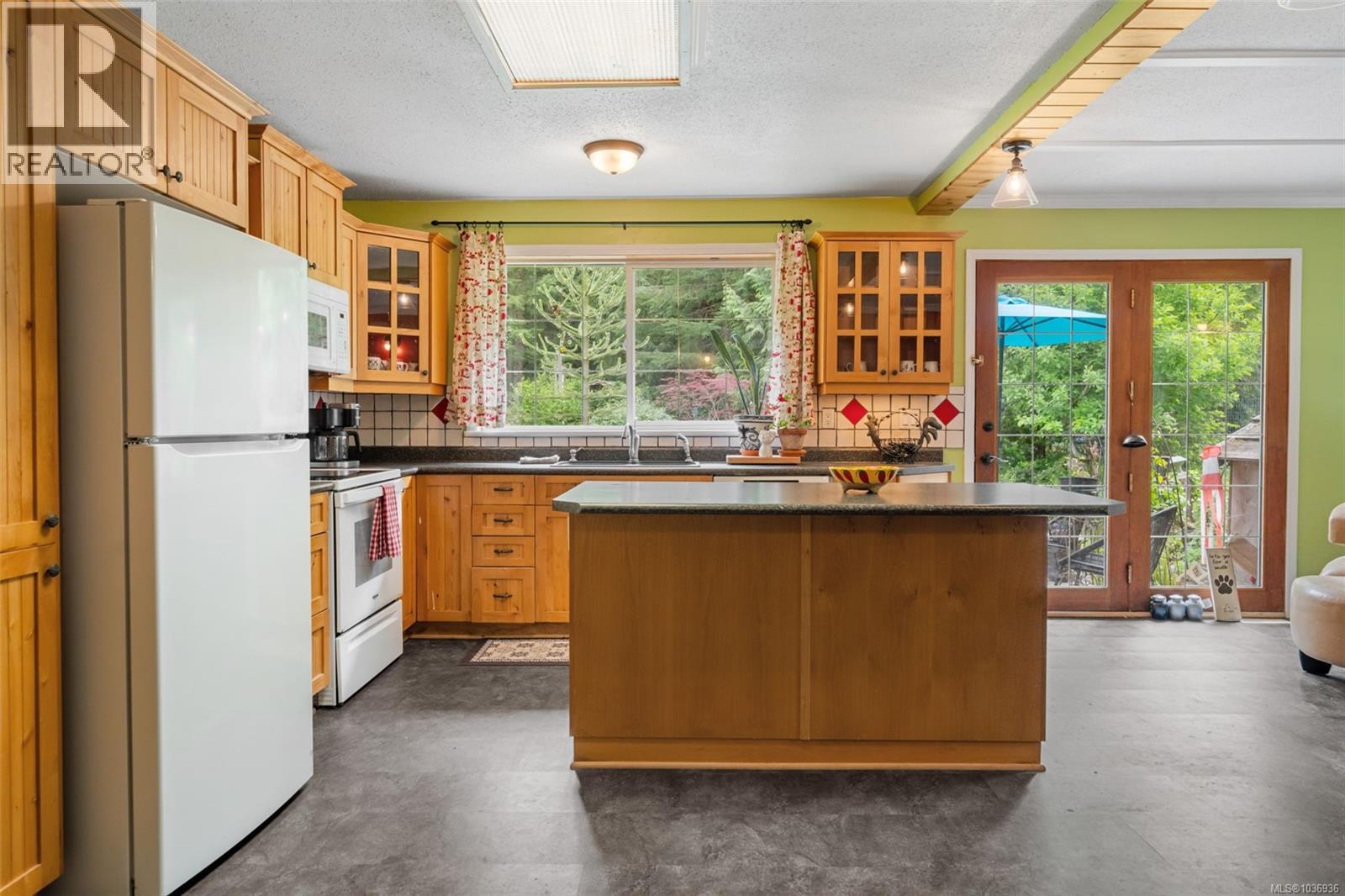 6745 Wall St - 12
