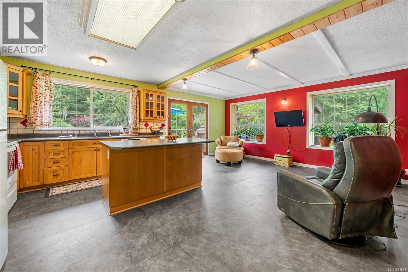 6745 Wall St - 13