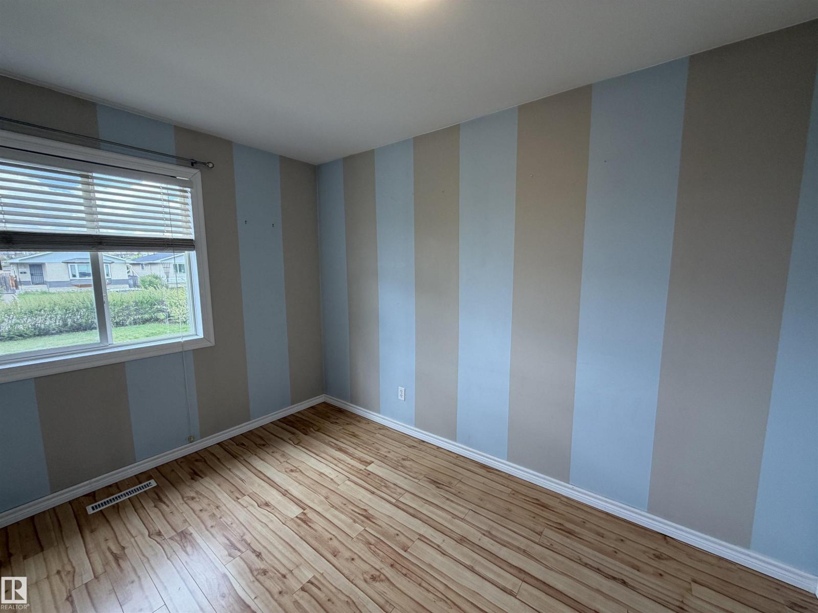 13413 59 ST NW - 10