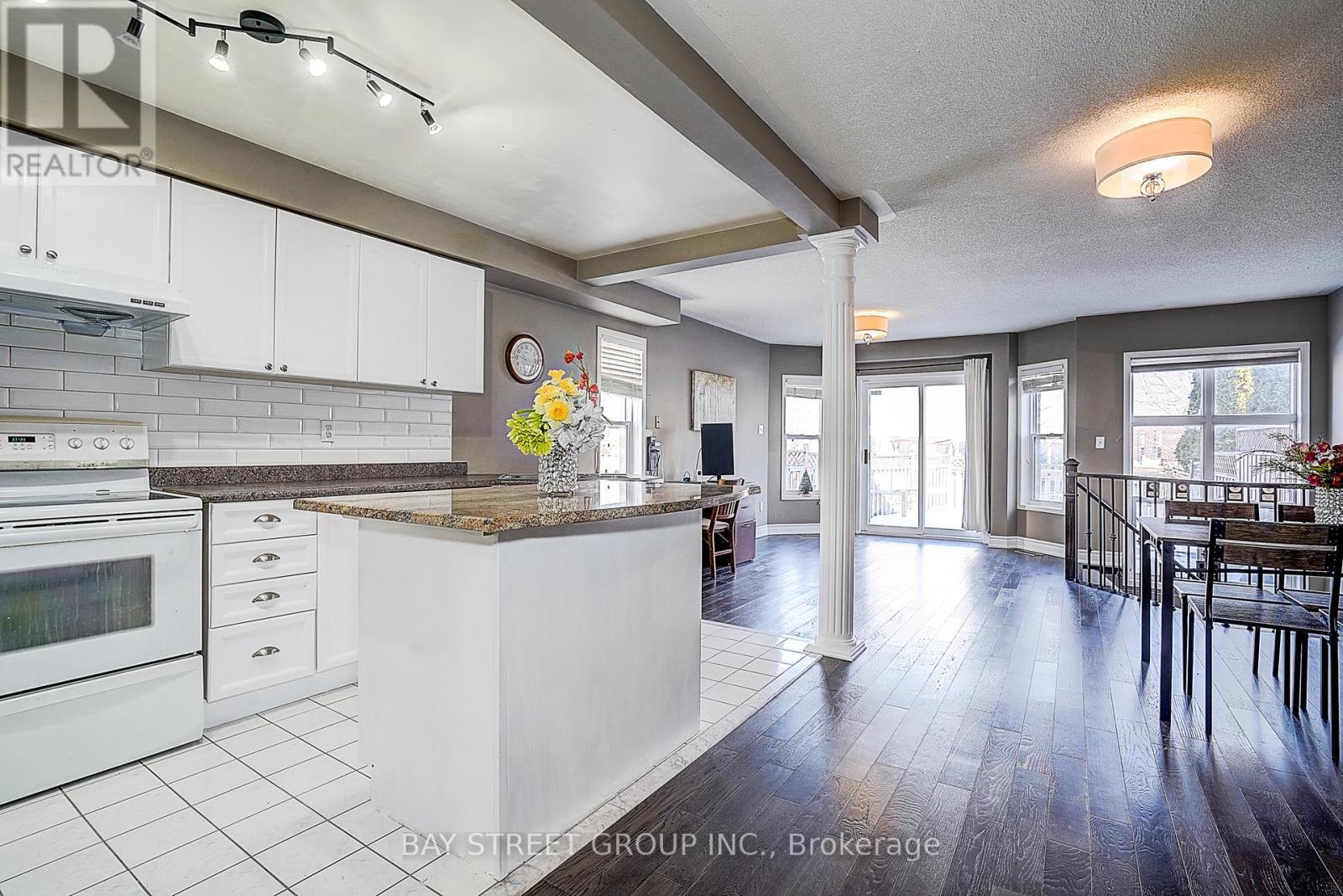 68 WOODROOF CRESCENT - 11