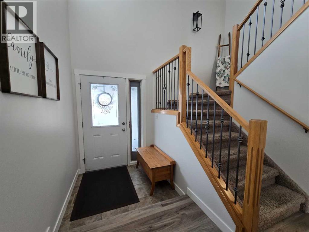 88 Vista Close SE - photo 4