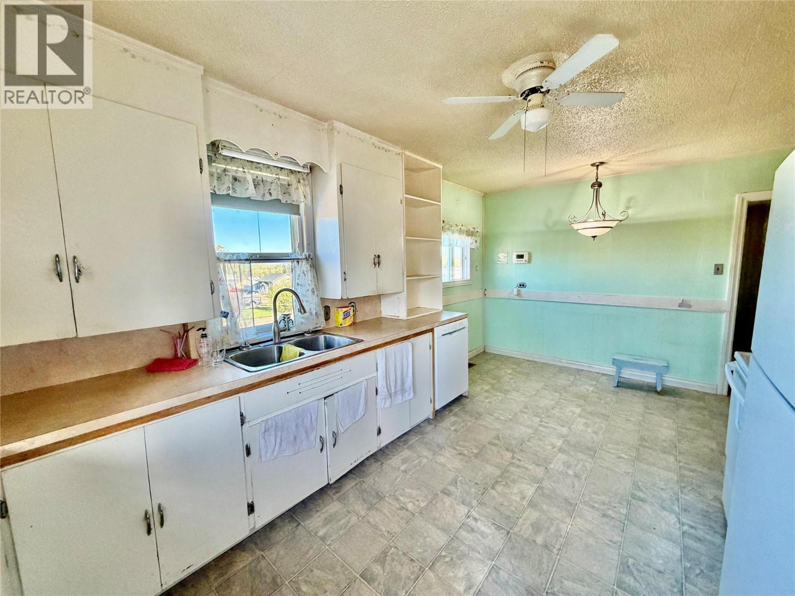 400 98 Avenue - 5