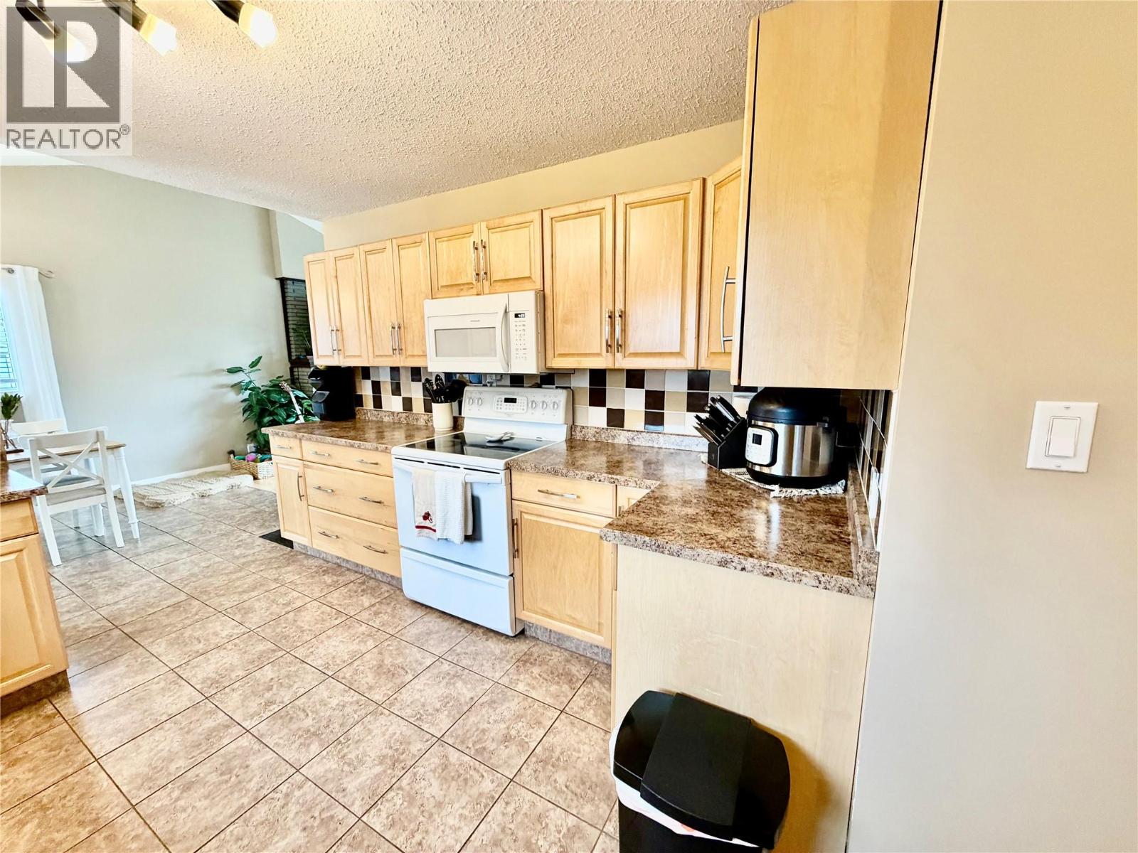 1300 93 Avenue, Dawson Creek