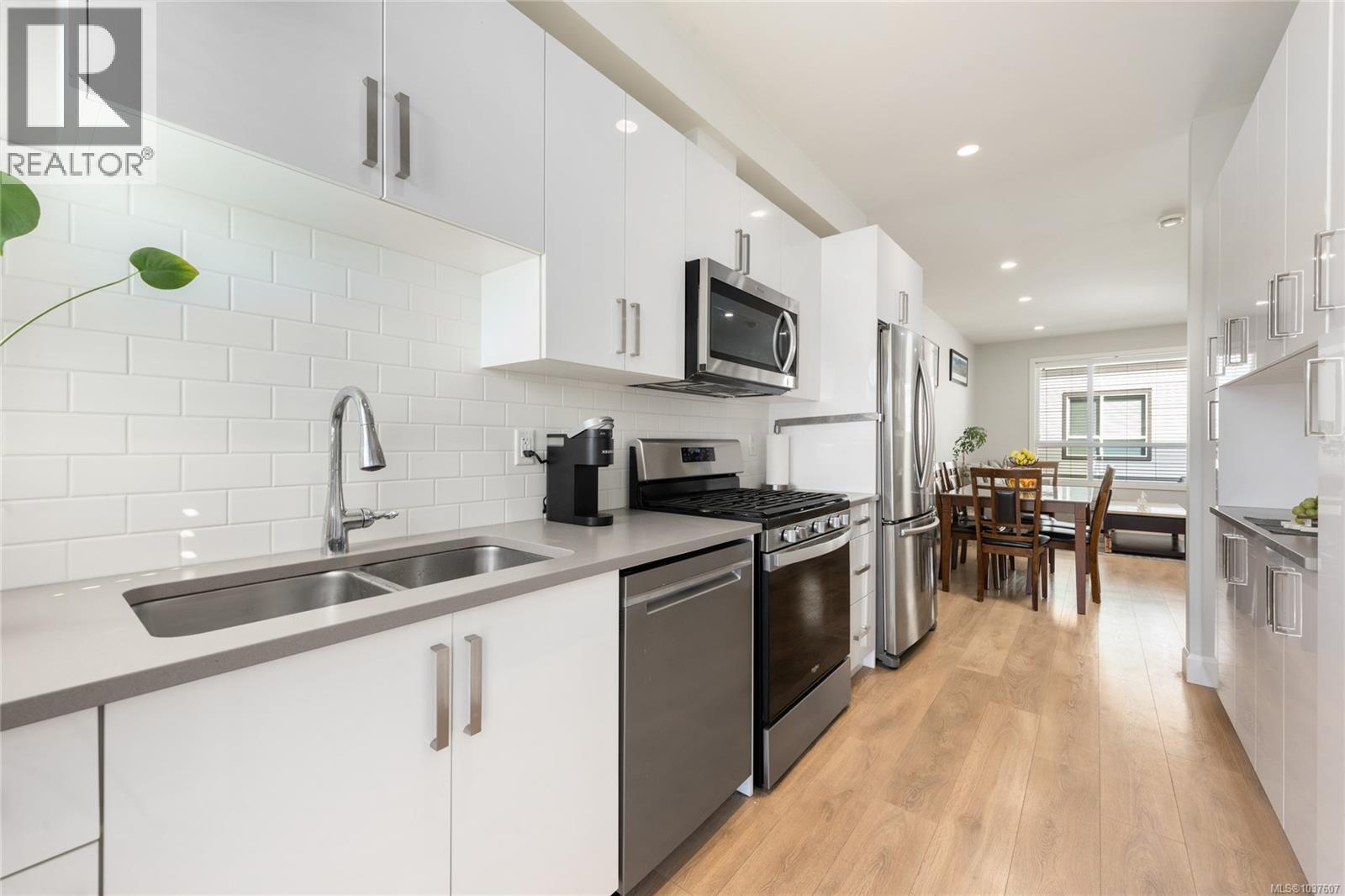 #405 3351 Luxton Rd - 5