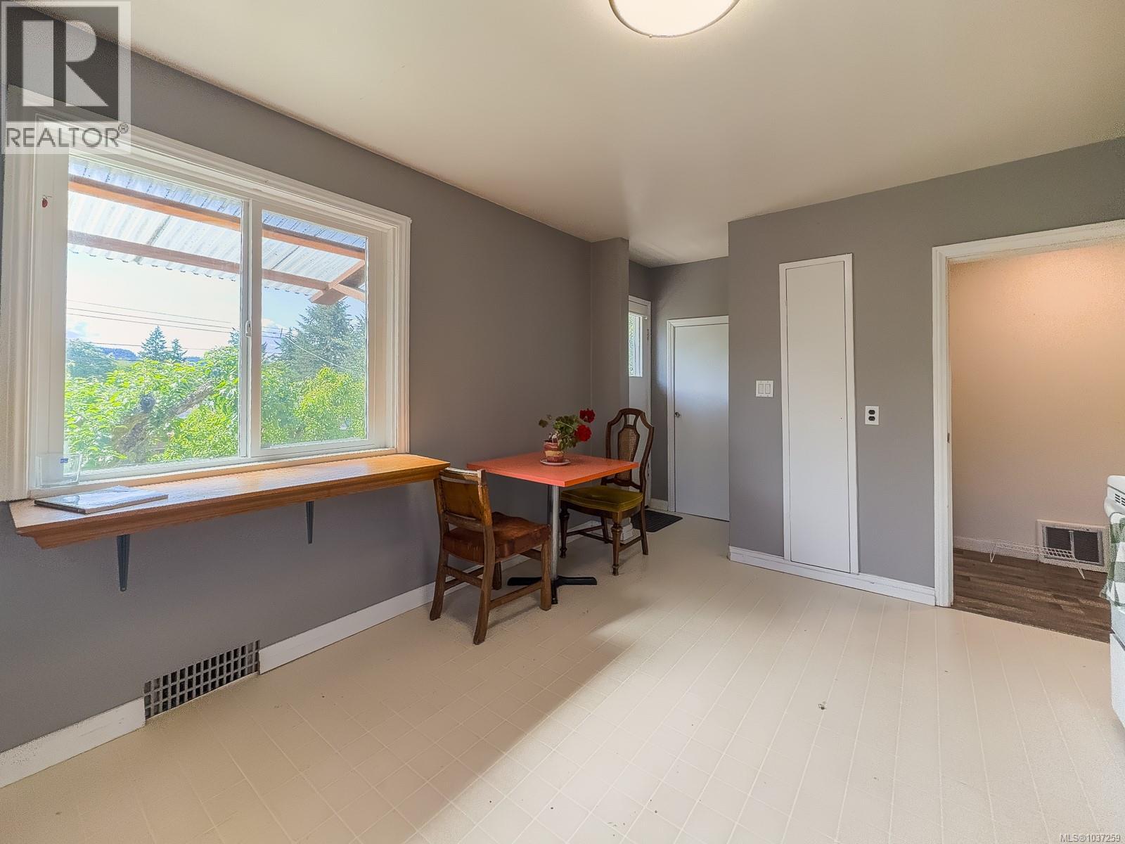2544 8th Ave - 10