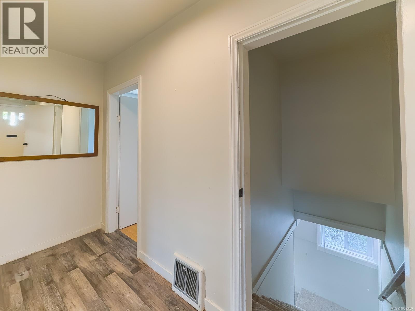 2544 8th Ave - 19