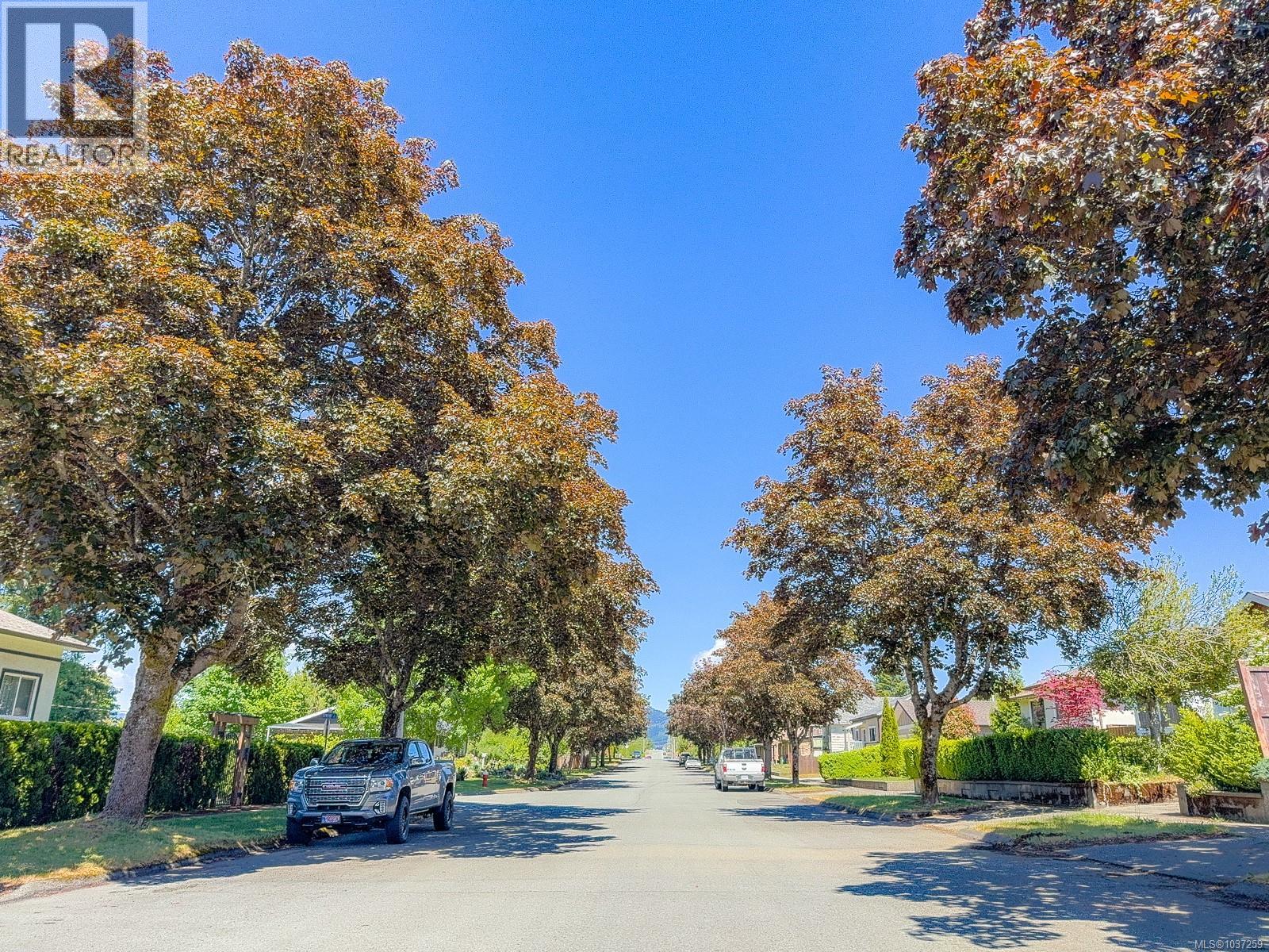 2544 8th Ave - 3