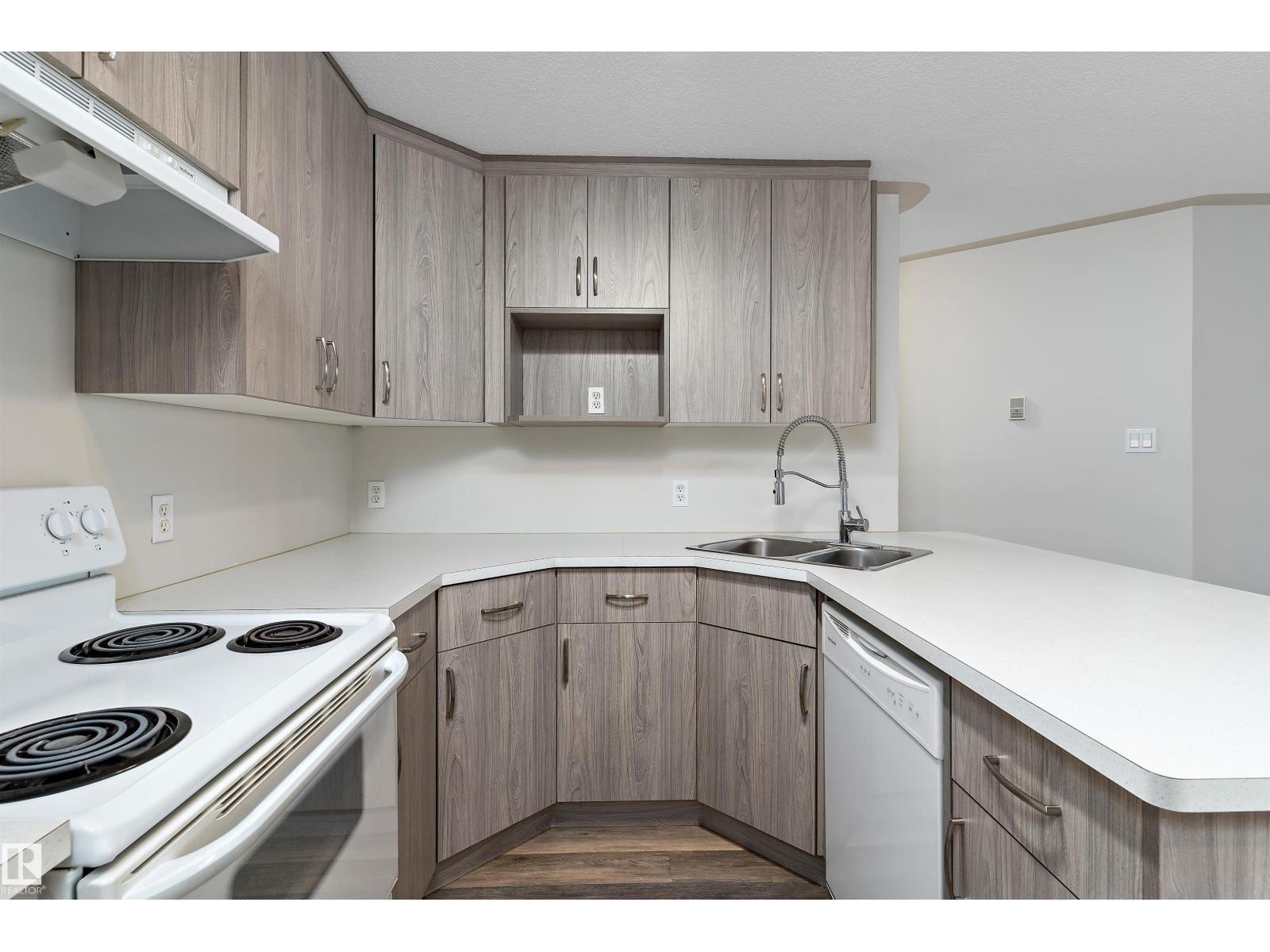#7 11008 124 ST NW NW - 14