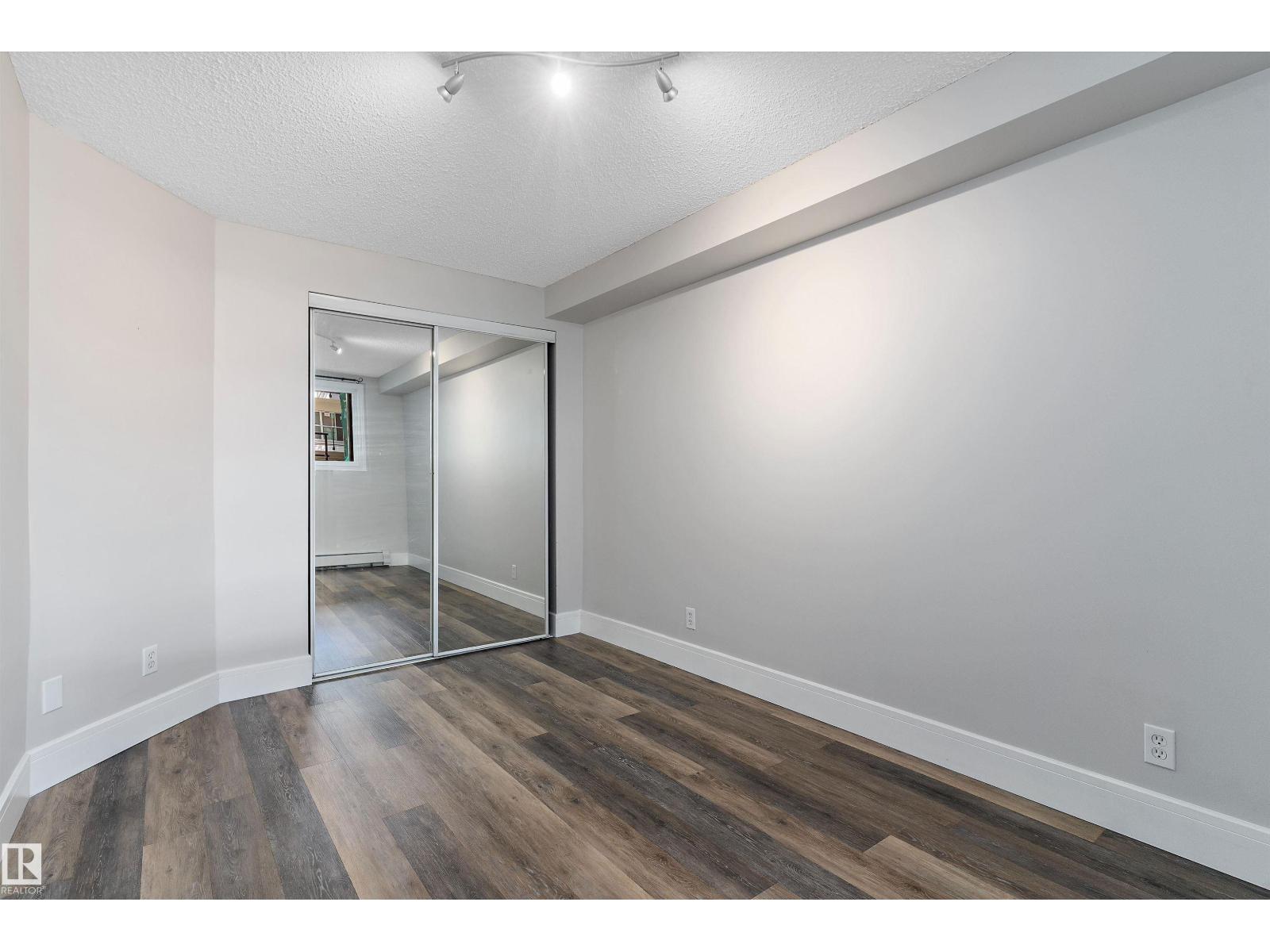 #7 11008 124 ST NW NW - 15