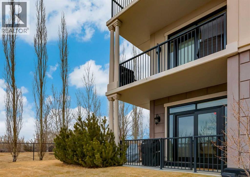#102 121 Quarry Way SE - 42