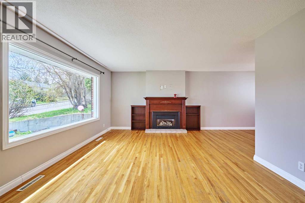 612 101 Avenue SW - 4